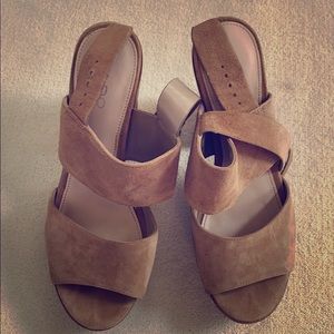 Aldo suede wedge shoe